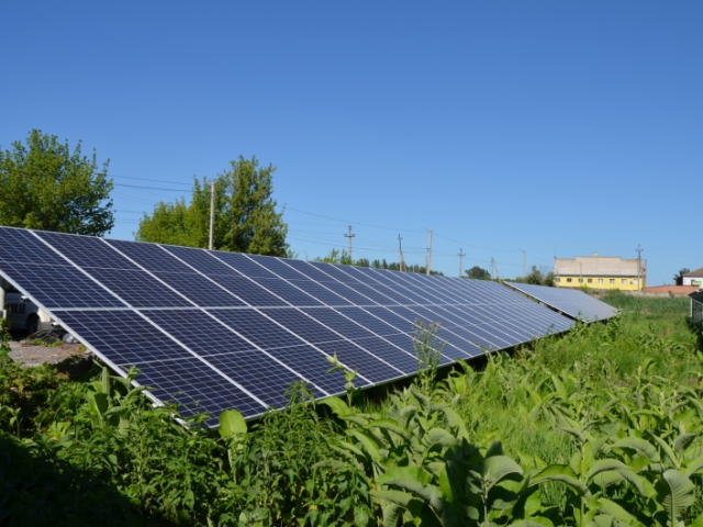 Наземная солнечная электростанция мощностью 60 кВт c cолнечными панелями Canadian 400W для экономии в г. Славянск, Донецкая область