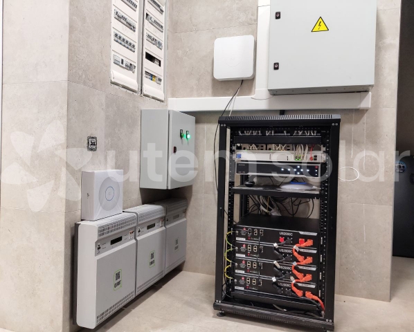 Резервна система живлення Victron Energy 4 кВт