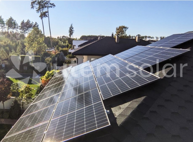 Автономна система живлення Victron Energy Quattro потужністю 6,5 кВт