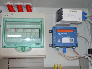 Установка Victron Energy Venus GX