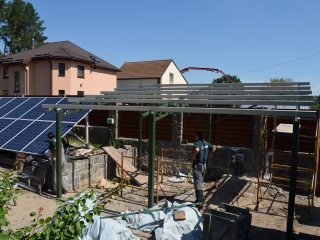 Навес из солнечных батарей